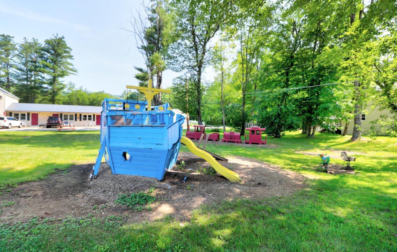 The Villager Motel Бартлетт Экстерьер фото