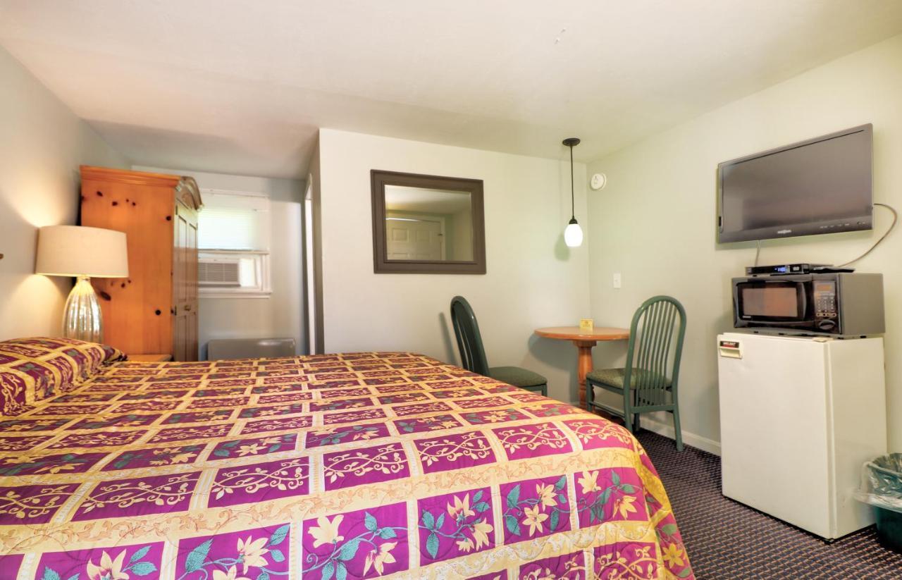 The Villager Motel Бартлетт Экстерьер фото